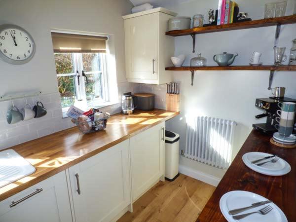 Kitts * Malvern Wells