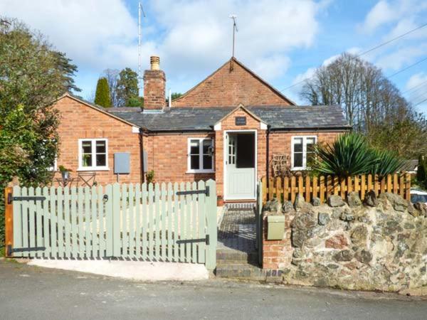 Kitts * Malvern Wells